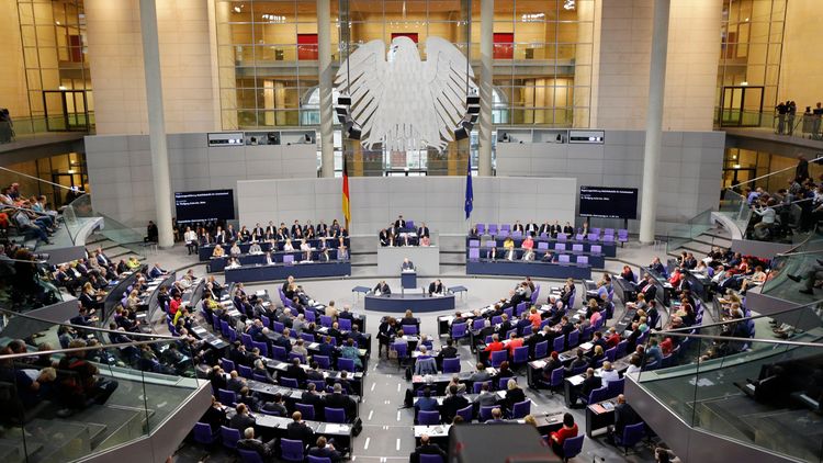 Der Deutsche Bundestag berät über BAG 